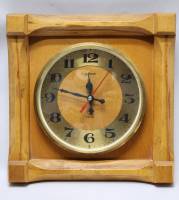 Часы настенные Маяк Кварц СССР  (работают сост. на фото)