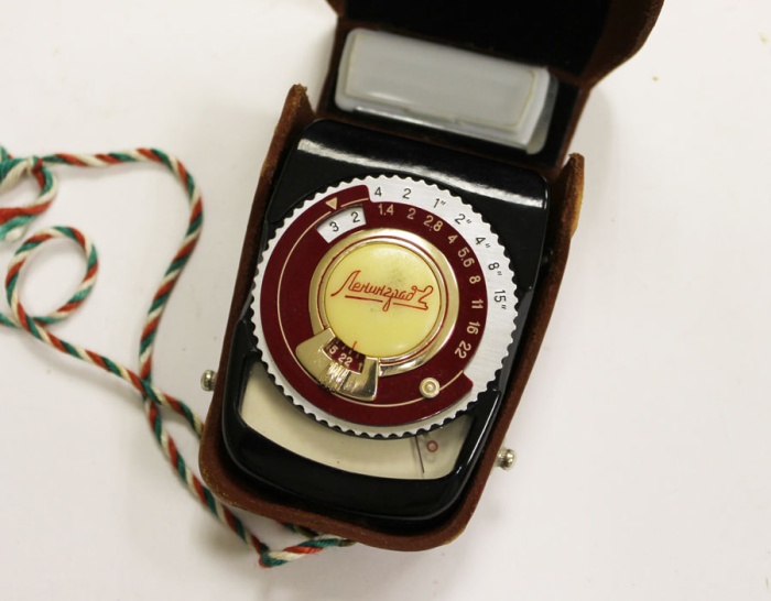 Фотоэкспонометр &quot;Ленинград-2&quot; в футляре (состояние на фото)