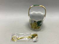 Ваза конфетница фарфор и сувенирная ложка Петергоф