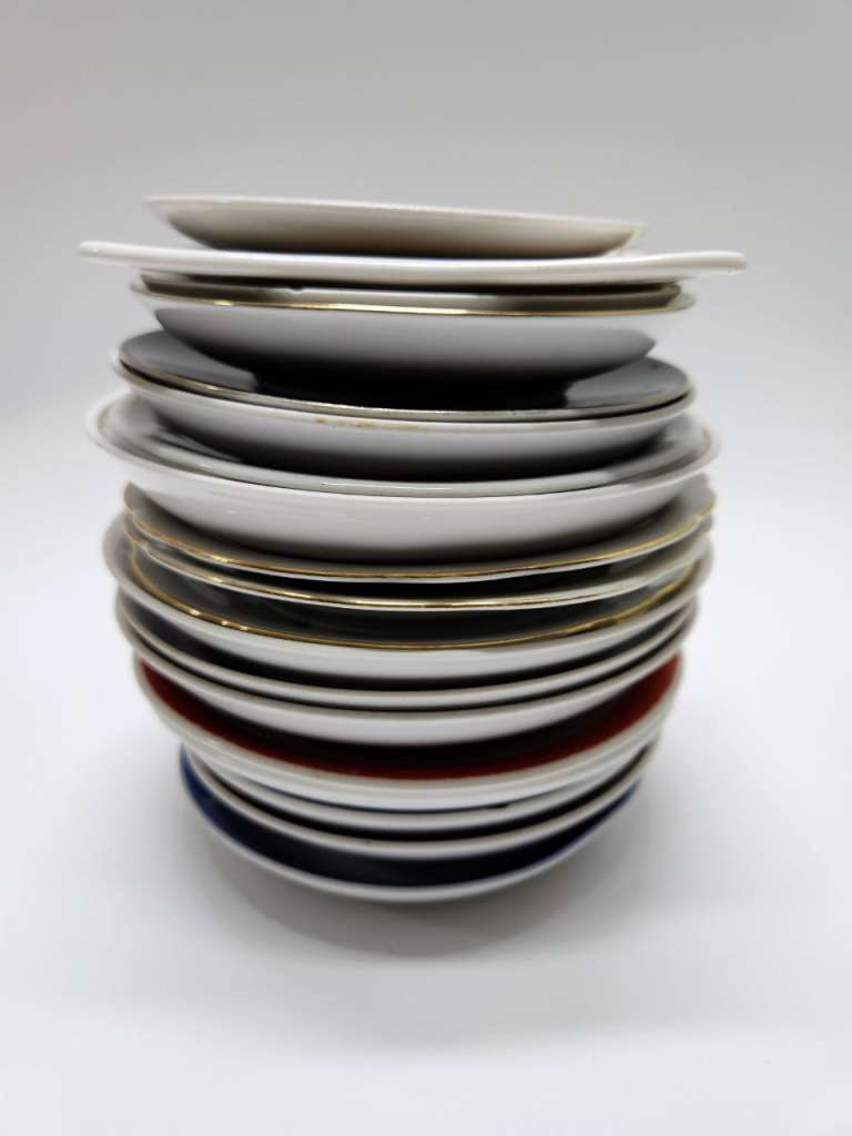 Блюдца чайные кофейные разные 19 штук 