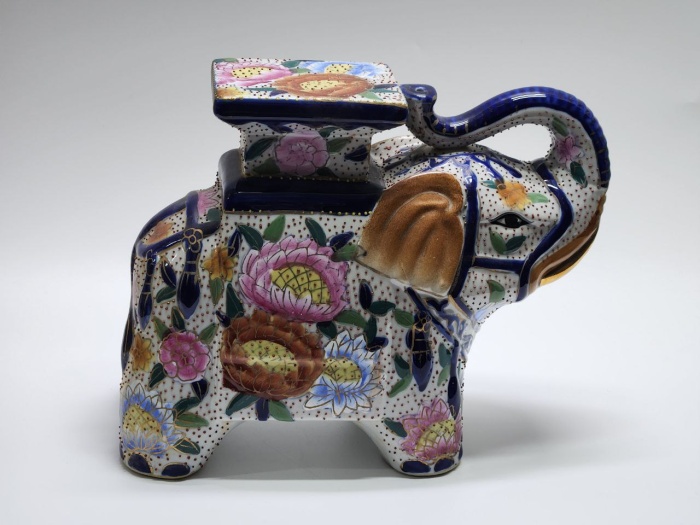 Большой Слон фарфор Фигурка Статуэтка садовая интерьерная (скол)