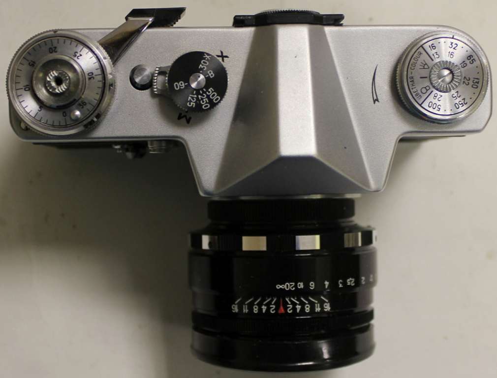Фотоаппарат Зенит В + объектив Гелиос с чехлом, инструкцией и коробкой