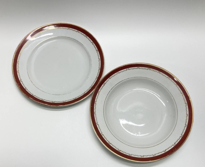 Тарелки ЛФЗ суповая + столовая (сост. на фото)