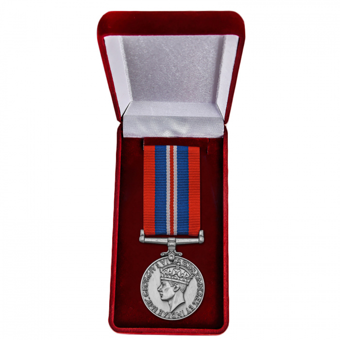 Копия: Медаль  &quot;Войны 1939-1945 Великобритания&quot;  в бархатном футляре