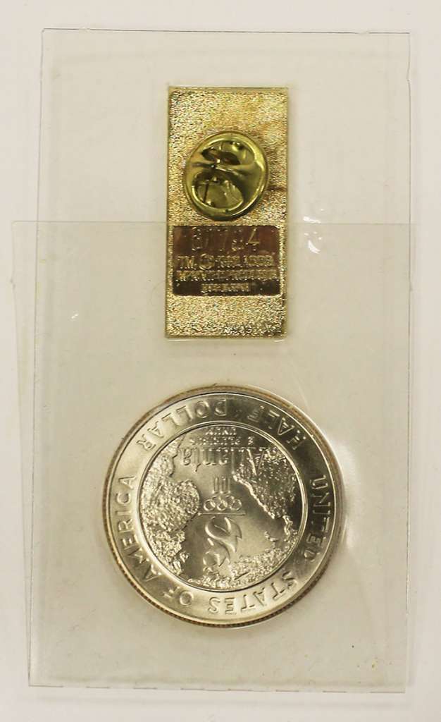 Набор &quot;Олимпиада-96 в Атланте&quot;, значок и монета 50 центов (состояние на фото)