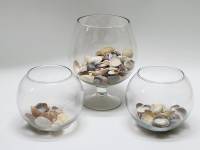 Ваза - бокал и 2 вазы шарообразные стеклянные с ракушками морскими 
