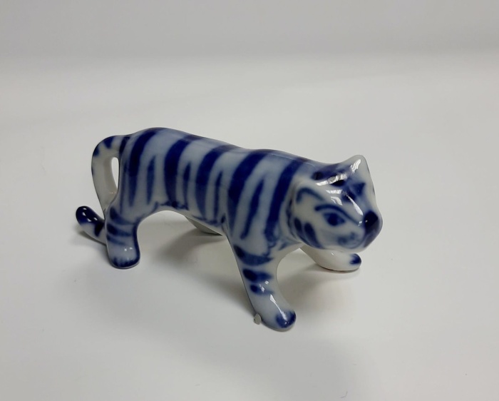 Фарфоровый сувенир &quot;Тигр&quot;, гжель