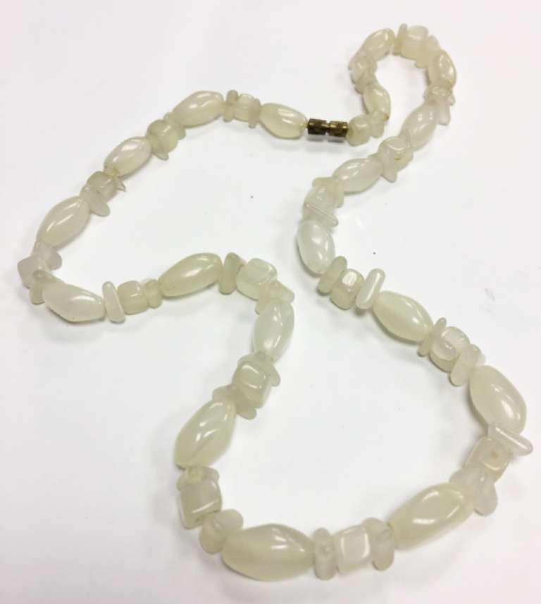 Бусы, камень (сост. на фото)