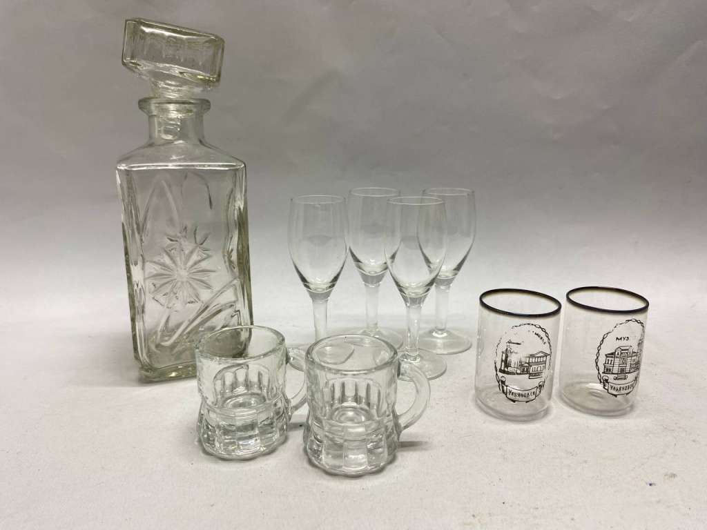 Графин и 8 стопок, стекло