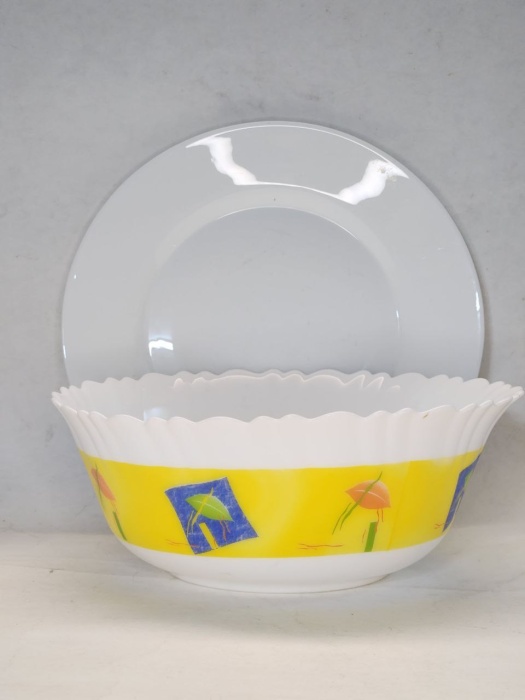 Салатник яркий тарелка - блюдо белая  стеклокерамика