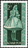 (1963-064) Марка Венгрия "Женщина из Буяк" ,  III O