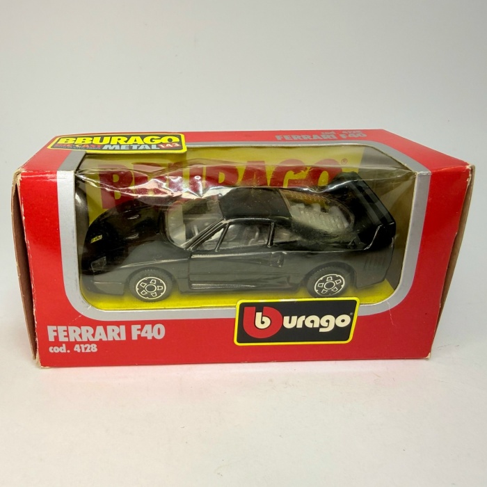 Модель BBurago Ferrari F40 в коробке