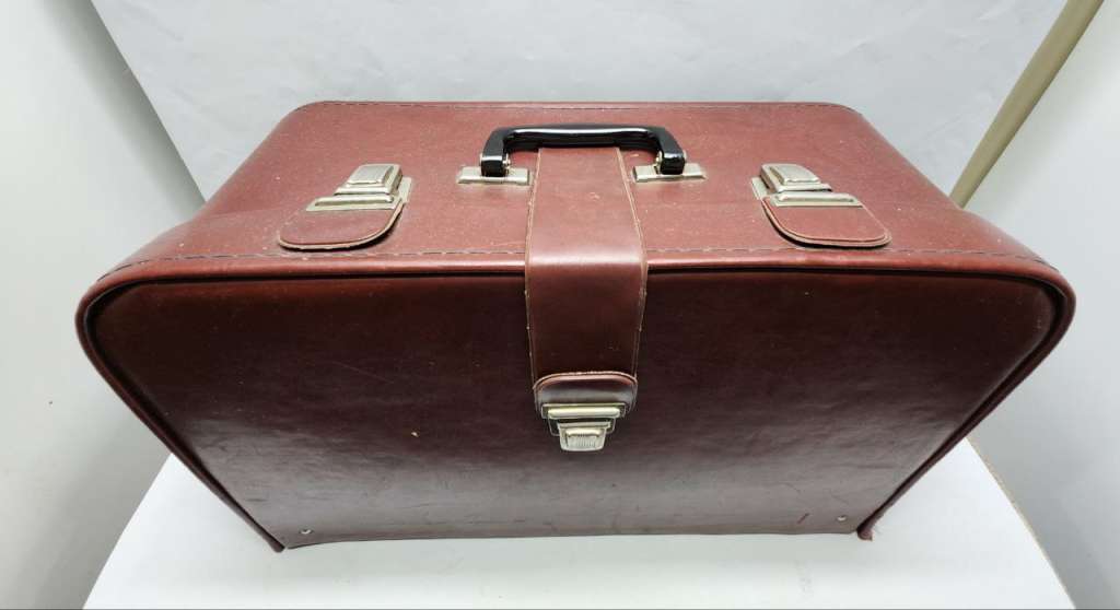 Швейная машина Подольск с электроприводом, в  футляре (рабочая)