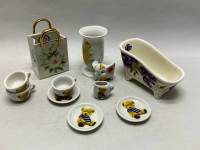 Набор фарфора сувенирный 10 предметов, салфетница, 3 мини чайные пары с молочником и 2 вазочки