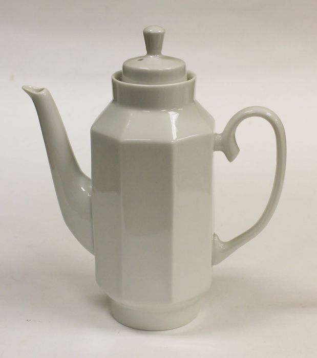 Чайник фарфоровый белый, без клейма (состояние на фото)