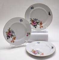 Тарелки десертные 3 шт Henneberg ГДР фарфор винтаж мейсенский букет