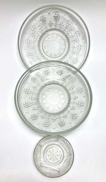 Тарелки 3 шт + розетка, стекло рельефное, СССР