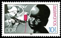 (1988-075) Марка Германия (ГДР) "Чернокожий ребенок"    Солидарность II Θ