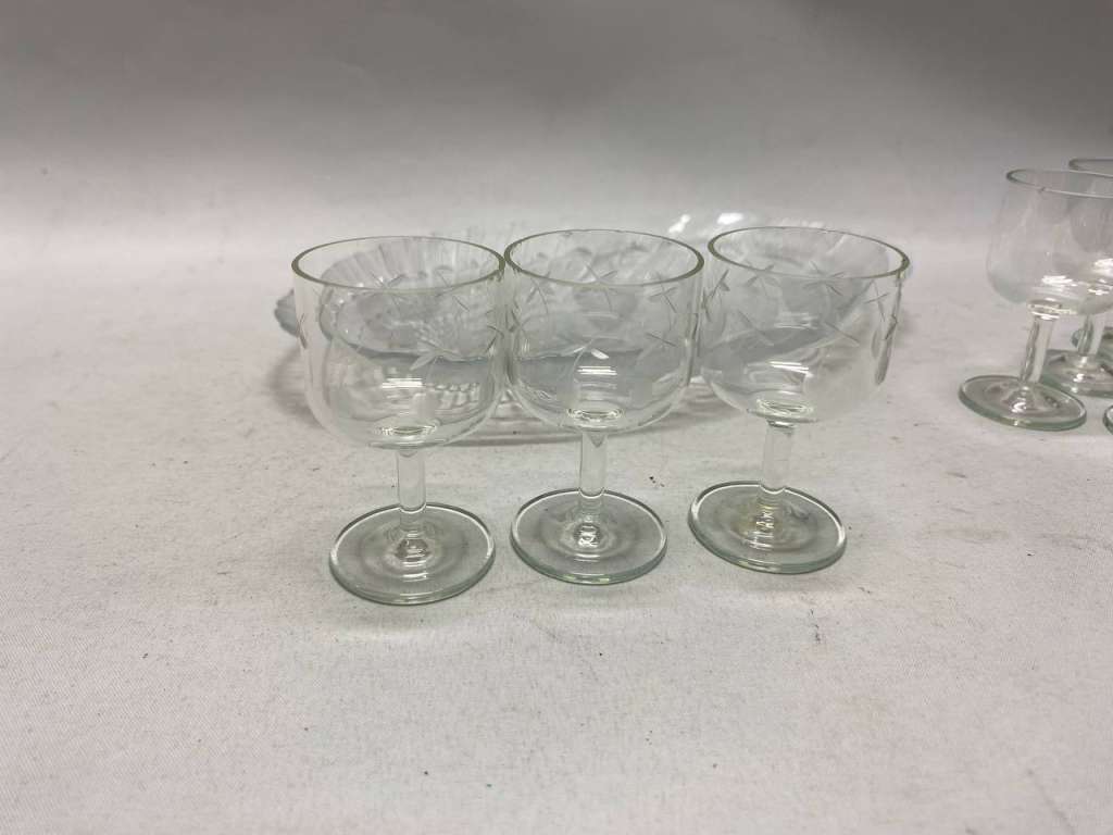 Набор стопки 9 шт и селедочница