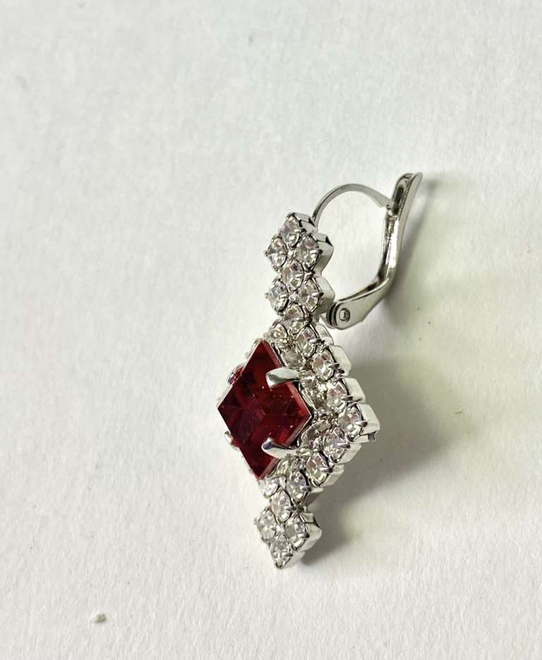 Серьги хрусталь английская застежка  Preciosa в подарочной упаковке