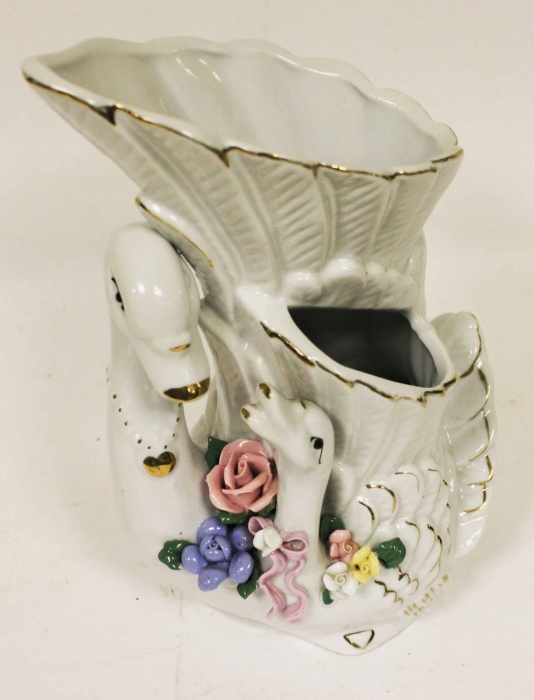 Керамическая ваза &quot;Лебеди&quot; ручной работы (состояние на фото)