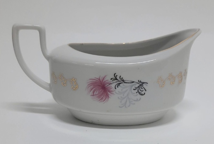 Соусник, фарфор, есть небольшой скол, Рига (сост. на фото)