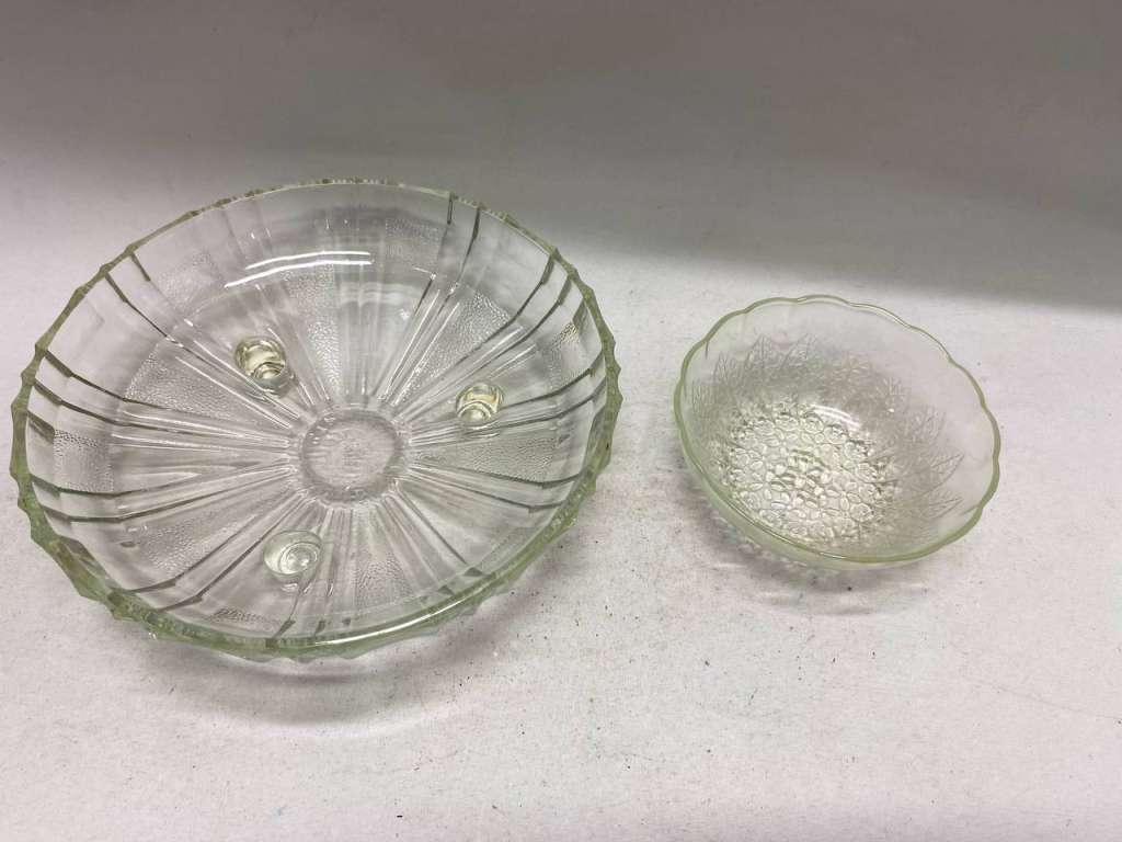 Фруктовница на ножках и конфетница стекло СССР 