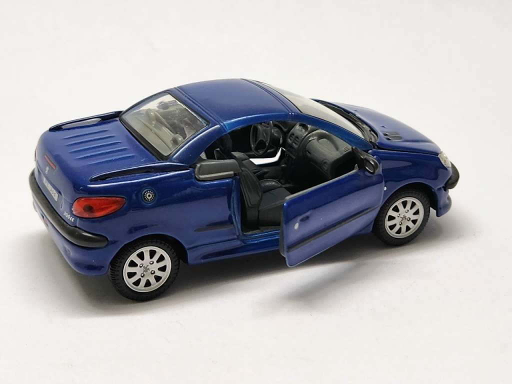 Модель авто 1:43 Peugeot 206 hongwell синий