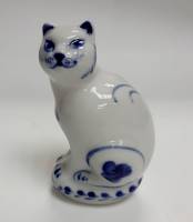 Фарфоровый сувенир "Кошка", гжель, авторская работа