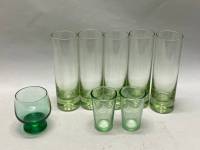Стаканы 5 шт и стопки 3 шт цветное стекло