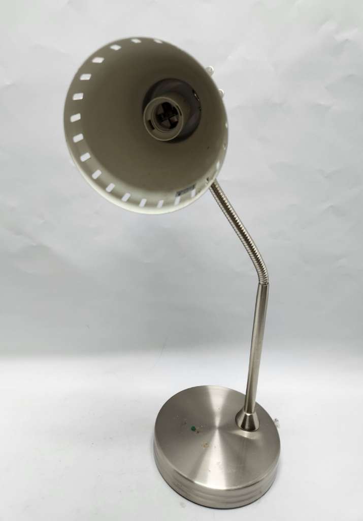 Лампа настольная Camelion KD-428 (провод отсутствует)