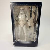 Фигурка Clone Trooper Phase II из фильма Star Wars в коробке