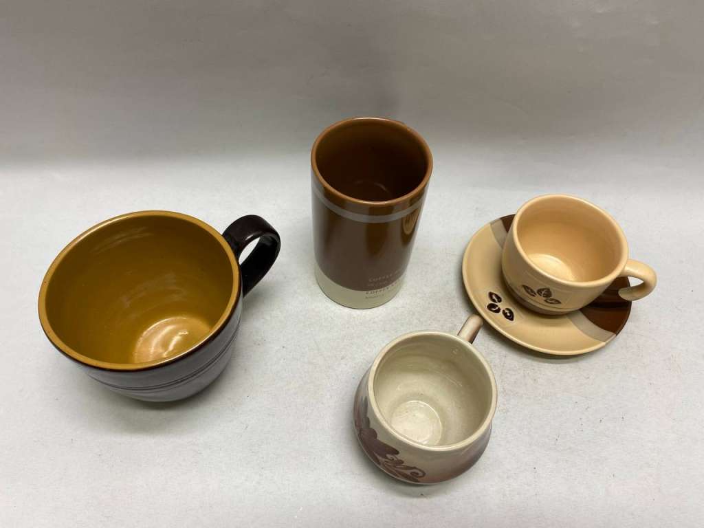 Кружки керамика 4 шт и блюдце