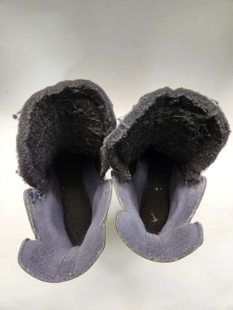 Хоккейные коньки Bauer Impact 26 см б\у Шнурки 3 метра - 2 шт.