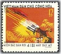 (1973-032) Марка Вьетнам "Зенитный расчет"   Сбитые самолеты США III O