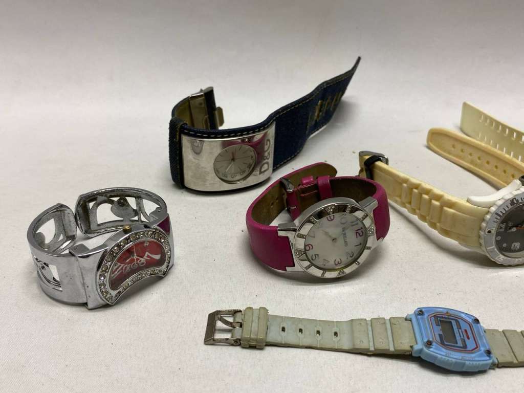 Часы наручные из 7 шт на запчасти