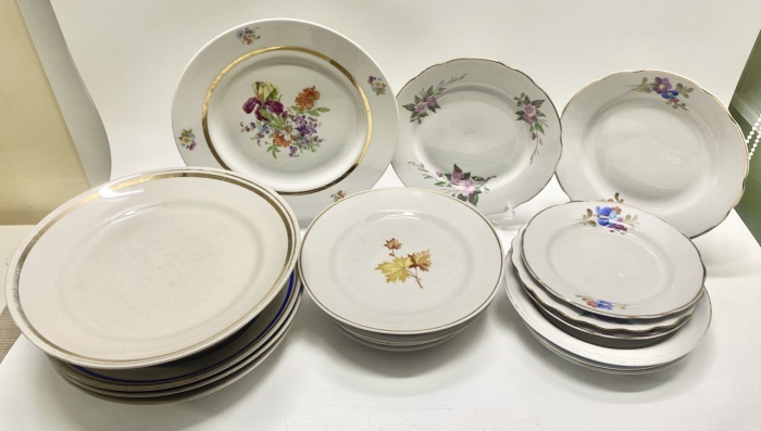 Тарелки десертные столовые суповые 26 шт 