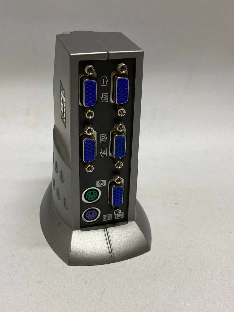 Переключатель Level one KVM-0405