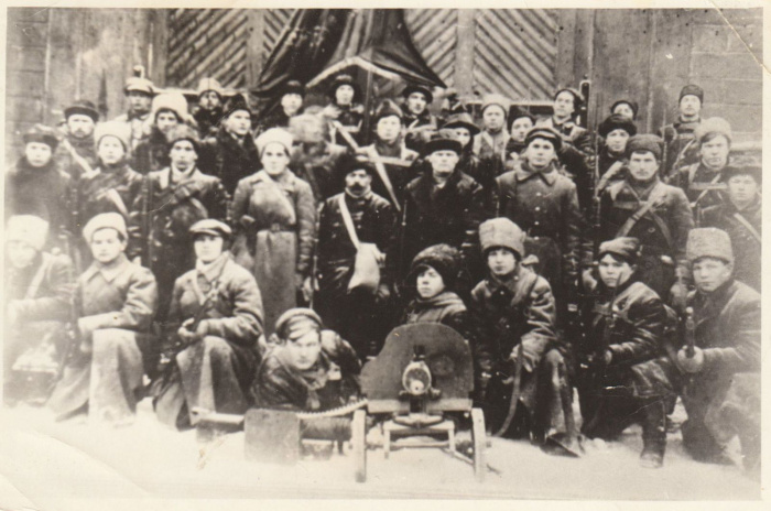 Фотография красноармейцев, Гражданская война (сост. на фото)