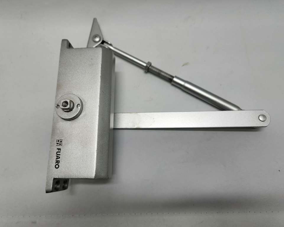 Дверной доводчик FUARO рабочий (сост. на фото)