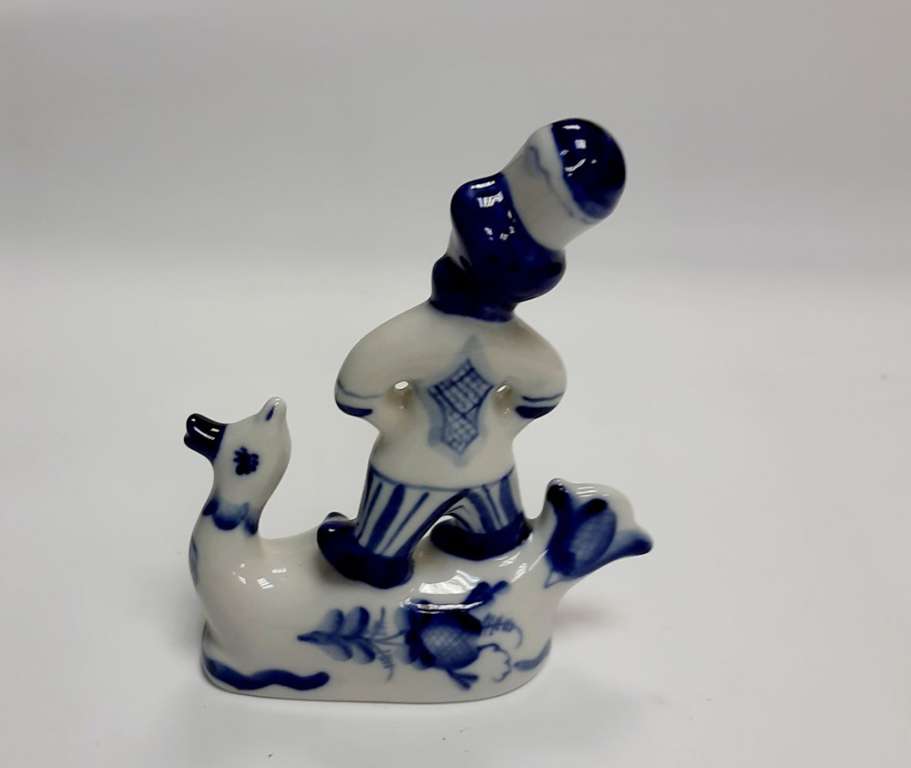 Фарфоровый сувенир &quot;По Казанке&quot;, гжель.