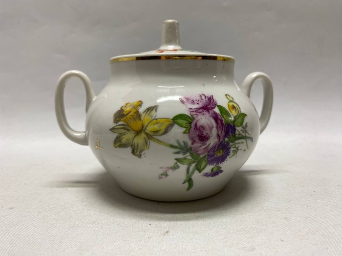 Сахарница Красный фарфорист Грузино, СССР