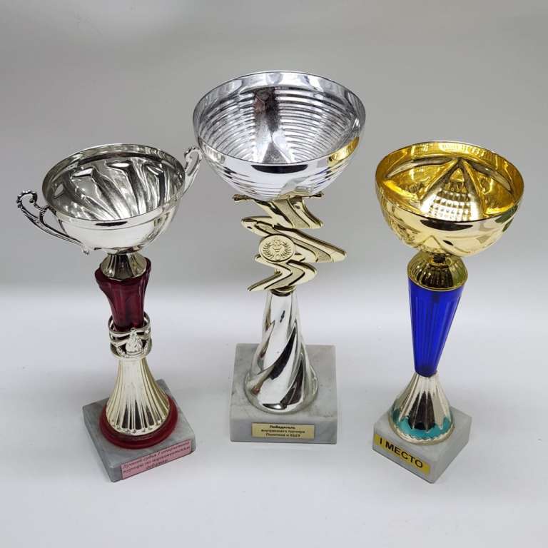 Кубки для награждения 3 штуки металл мрамор