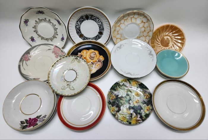 Блюдца чайные кофейные 25 штук разные