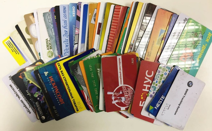 Пластиковые карты, разные, 80 шт.