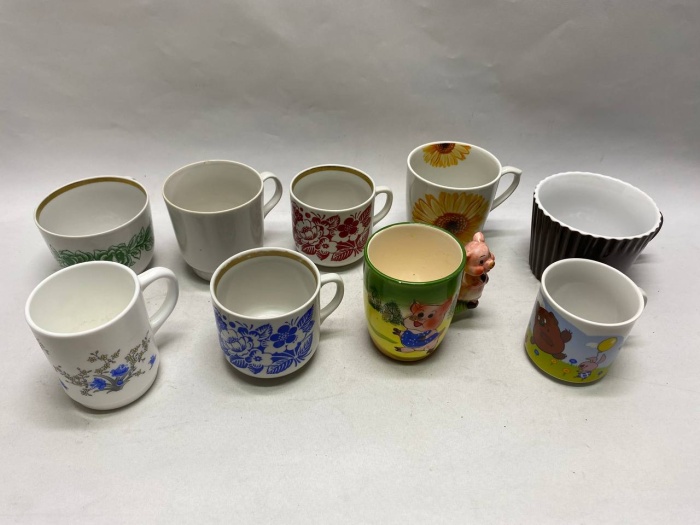 Чашки 9 шт, разного размера с рисунком