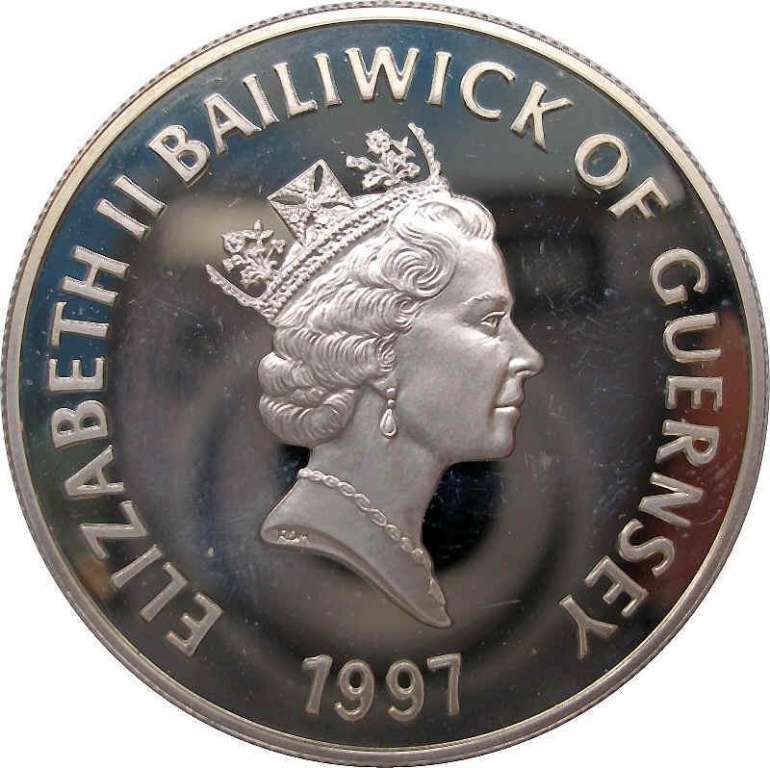 (1997) Монета Остров Гернси 1997 год 5 фунтов &quot;Елизавета и Филипп 50 лет&quot;  Серебро Ag 925  PROOF