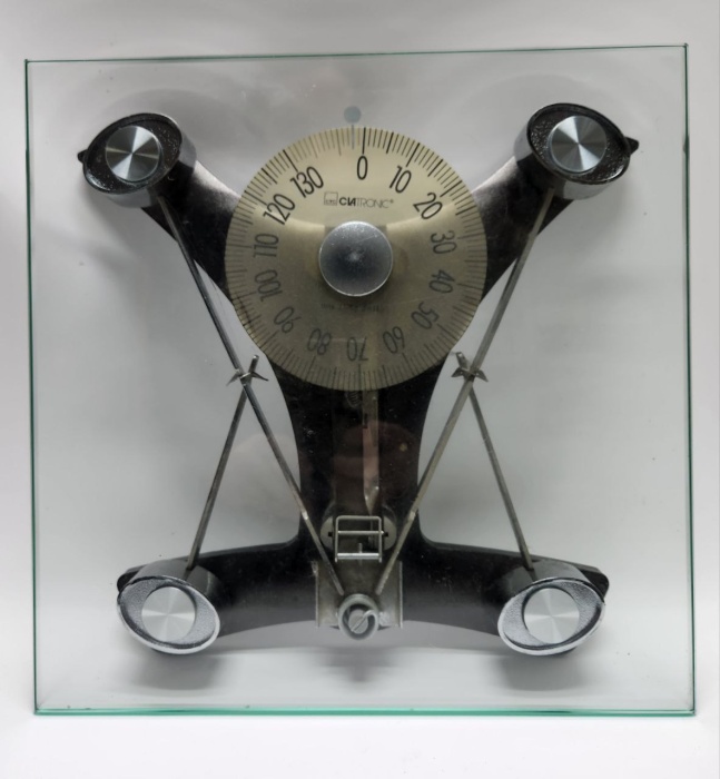 Весы напольные механические Clatronic до 130 кг  стекло