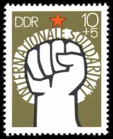 (1975-082) Марка Германия (ГДР) "Кулак"    Международная солидарность II Θ