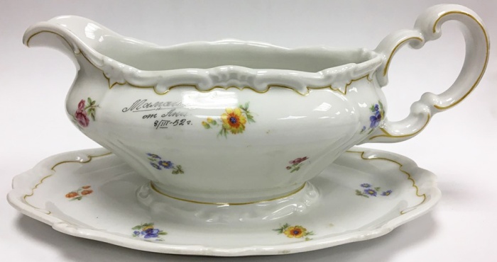 Соусница соусник Weimar Германия 1924-1928 гг., с подписью  Фарфор Германия сост. на фото